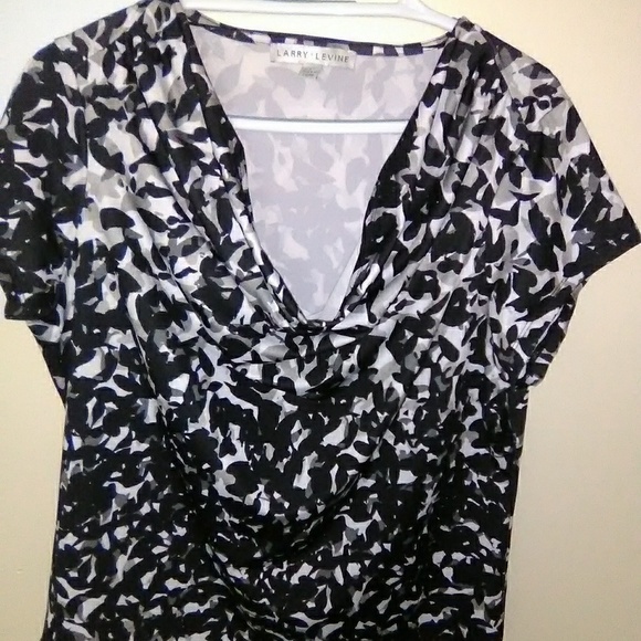 Larry Levine Short Sleeve Black & White Blouse - Picture 5 of 5